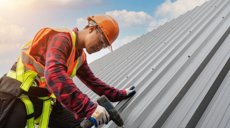 Professional gutter cleaning in Indian Mound, TN